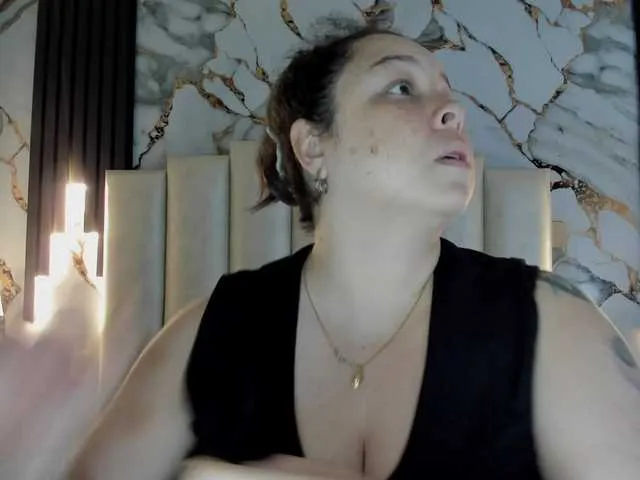 molochnaya000 – webcam model profile photo Image 2