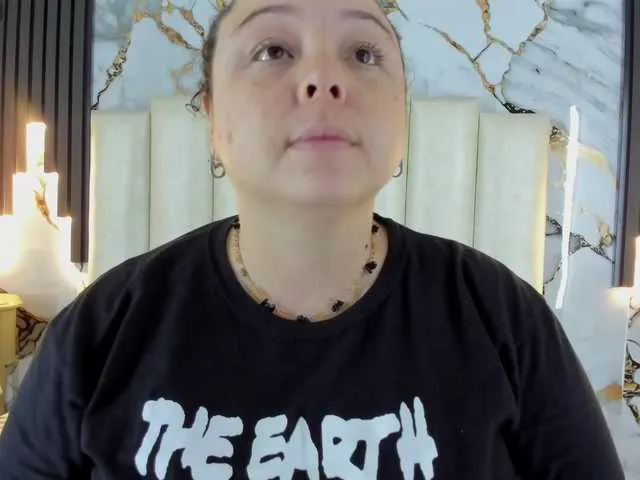 molochnaya000 – webcam model profile photo Image 3