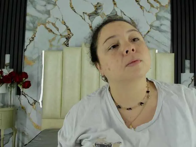 molochnaya000 – webcam model profile photo Image 4