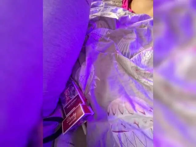 BlondeHott – webcam model profile photo Image 5