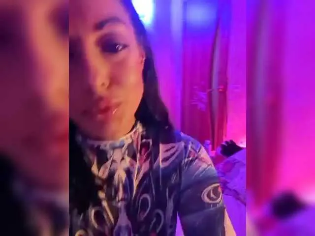 BlondeHott – webcam model profile photo Image 8