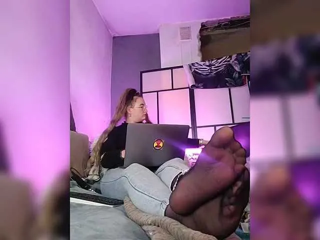 SelennaMoon – webcam model profile photo Image 18