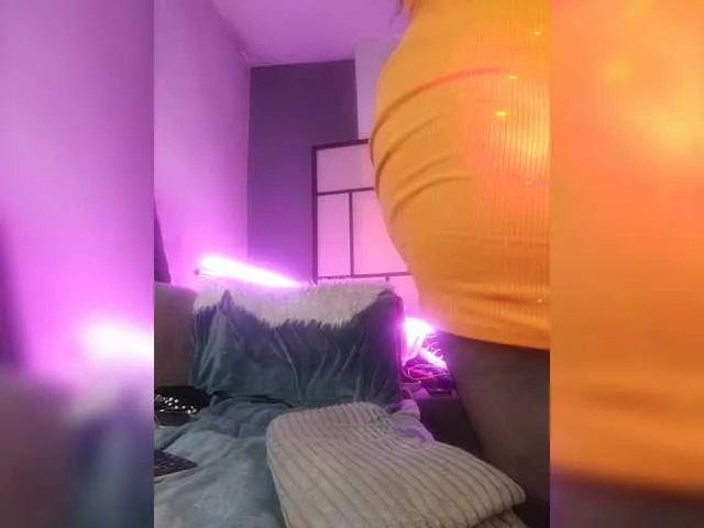 SelennaMoon – webcam model profile photo Image 7