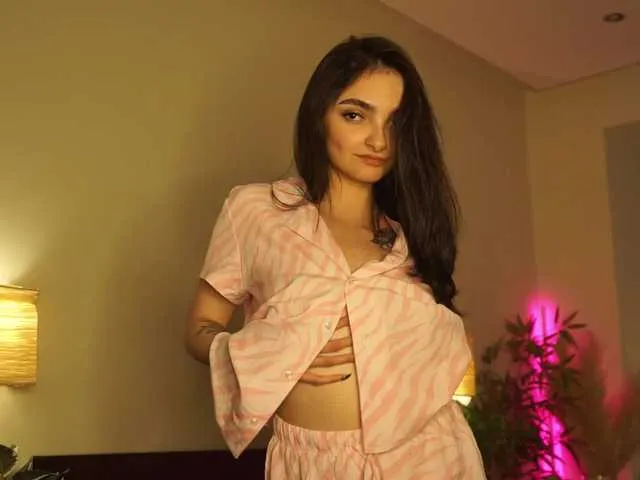 Morena-Dolcce – webcam model profile photo