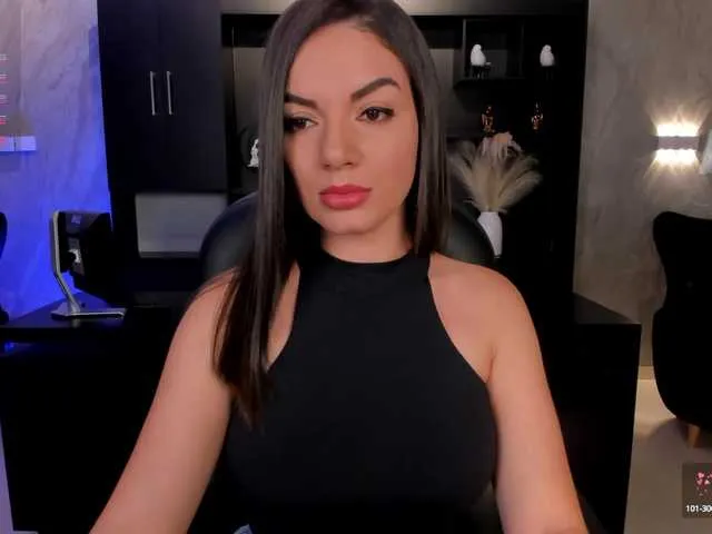 LoraDevine – webcam model profile photo Image 11