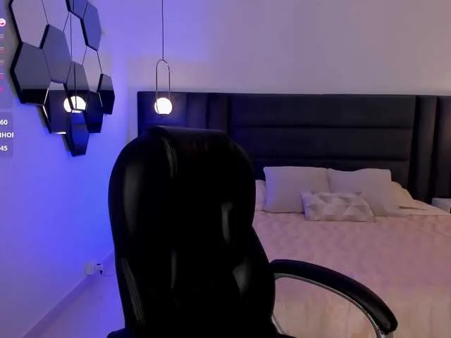 LoraDevine – webcam model profile photo Image 16