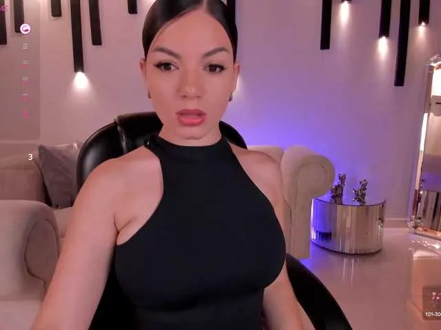 LoraDevine – webcam model profile photo Image 6