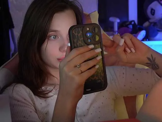 blondeangel_4u2 – webcam model profile photo Image 18