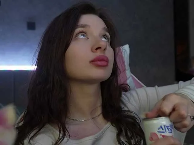 blondeangel_4u2 – webcam model profile photo Image 2