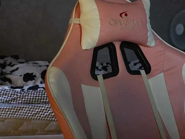 blondeangel_4u2 – webcam model profile photo Image 5