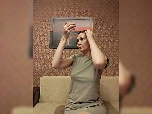 SusyBlair – webcam model profile photo Image 14