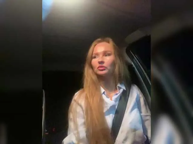 ChelseaBlondeUK – webcam model profile photo Image 14