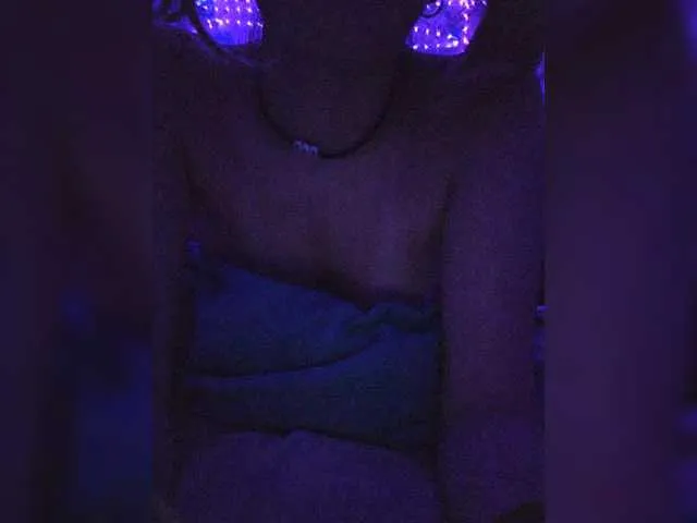 Aurora-Natsuki – webcam model profile photo Image 2