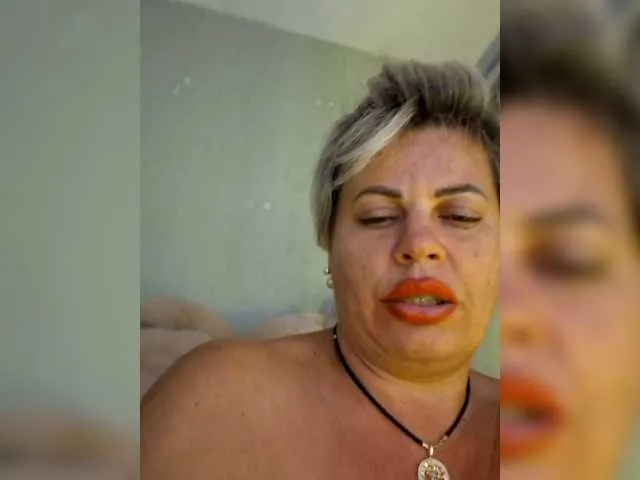 LoraDevine – webcam model profile photo Image 16