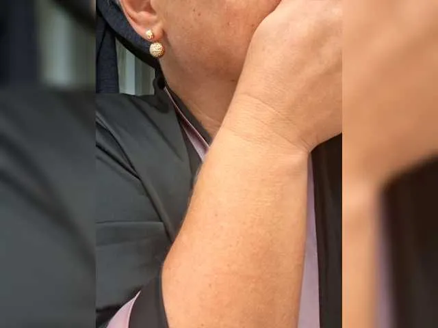 LoraDevine – webcam model profile photo Image 17