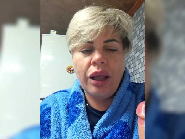 LoraDevine – webcam model profile photo Image 18