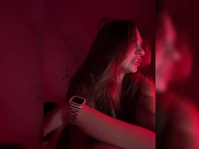 BlondeScarlettx – webcam model profile photo Image 2