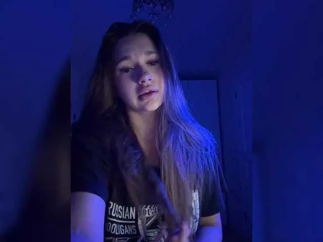 BlondeScarlettx – webcam model profile photo Image 3