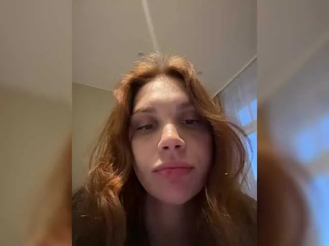 molochnaya000 – webcam model profile photo Image 2