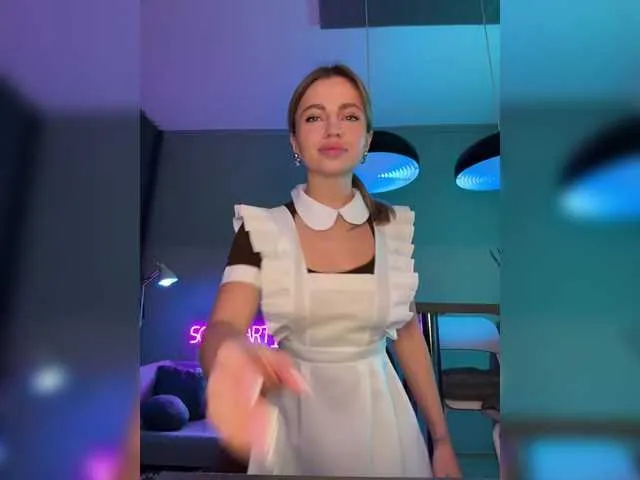 LoraDevine – webcam model profile photo Image 12