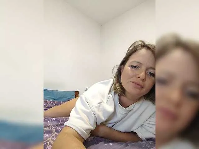 BabeBeth40 – webcam model profile photo Image 14