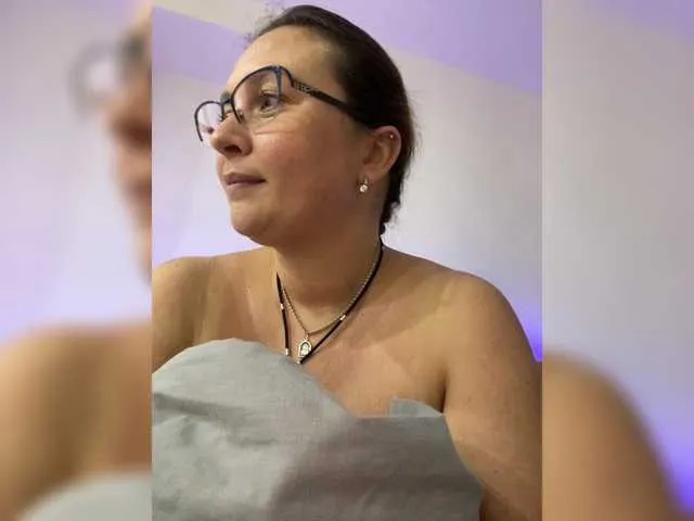 blondeangel_4u2 – webcam model profile photo Image 7