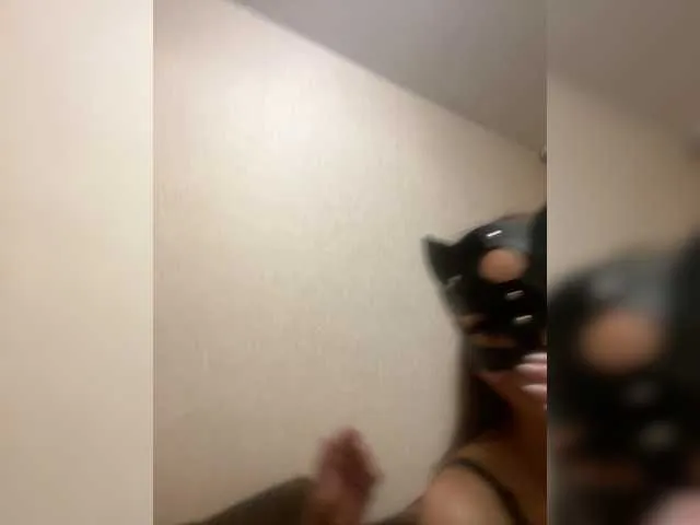 Hotforunow – webcam model profile photo Image 2