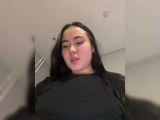 SelennaMoon – webcam model profile photo Image 2