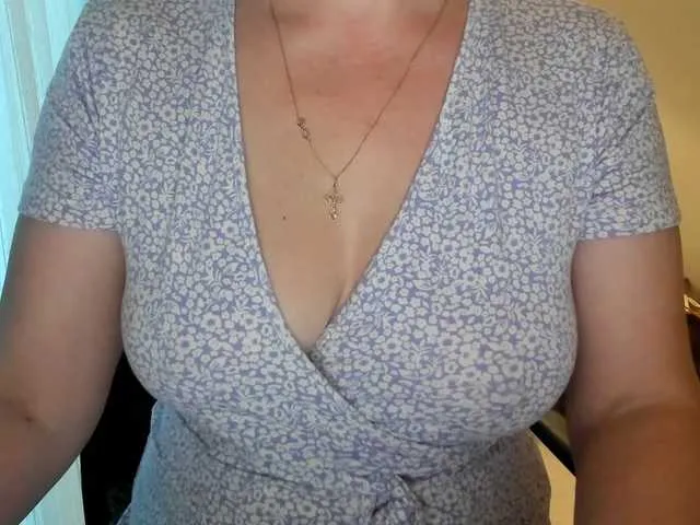 YoungMilf – webcam model profile photo Image 5