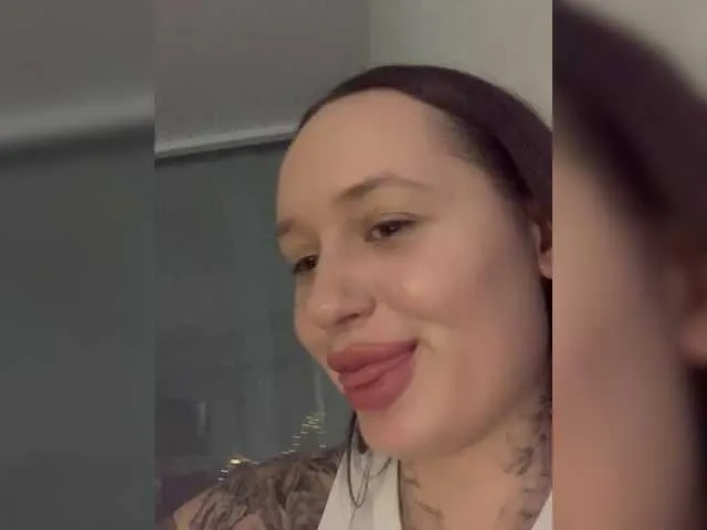 ELENA-XXX – webcam model profile photo Image 2