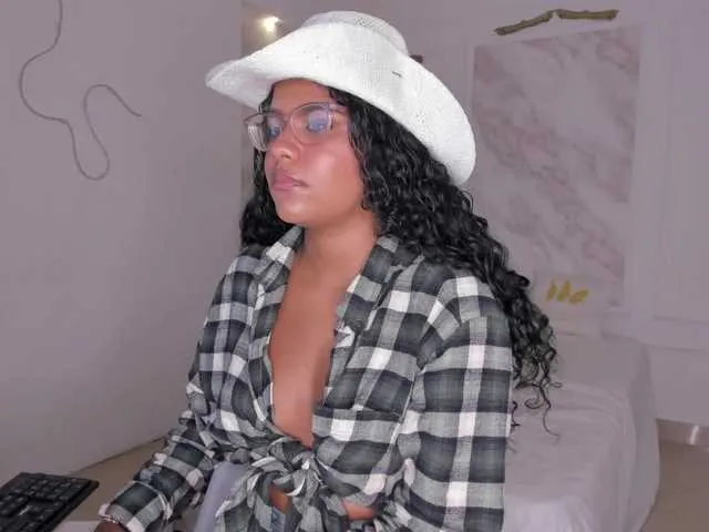 SilviaPastori – webcam model profile photo Image 10