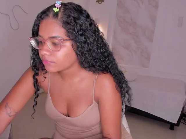 SilviaPastori – webcam model profile photo Image 6