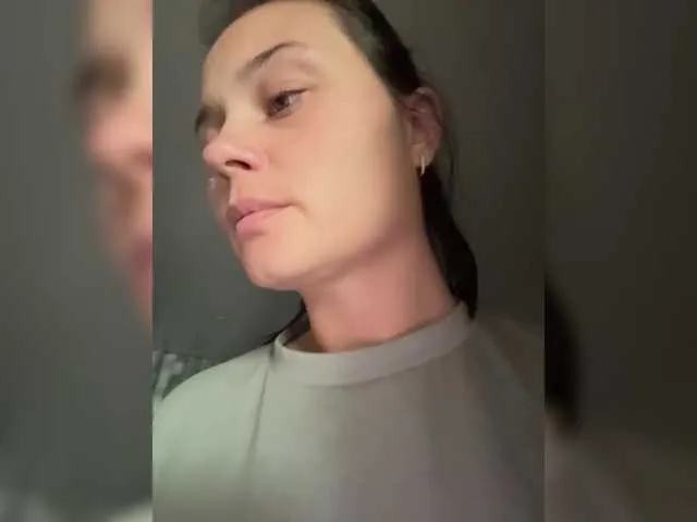 Paratrax – webcam model profile photo Image 17