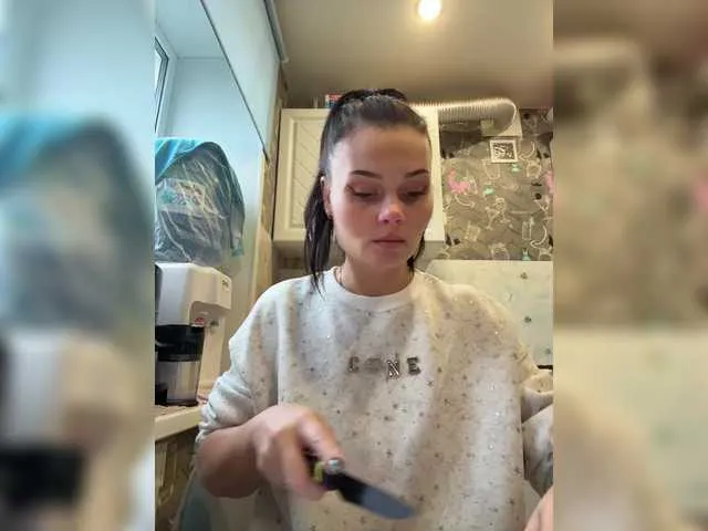 Paratrax – webcam model profile photo Image 18