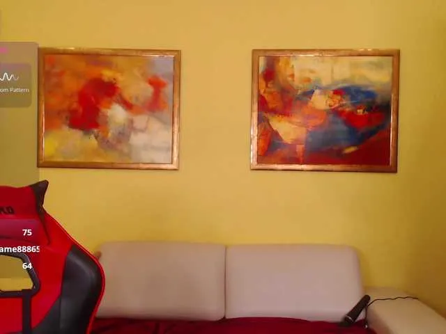 LoraDevine – webcam model profile photo Image 7