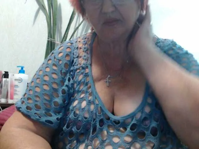 LoraDevine – webcam model profile photo Image 12