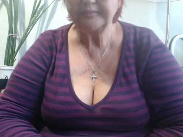 LoraDevine – webcam model profile photo Image 19