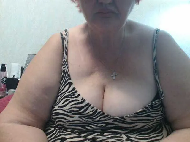 LoraDevine – webcam model profile photo Image 5