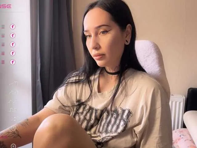 UKRaunchyRobyn – webcam model profile photo Image 16