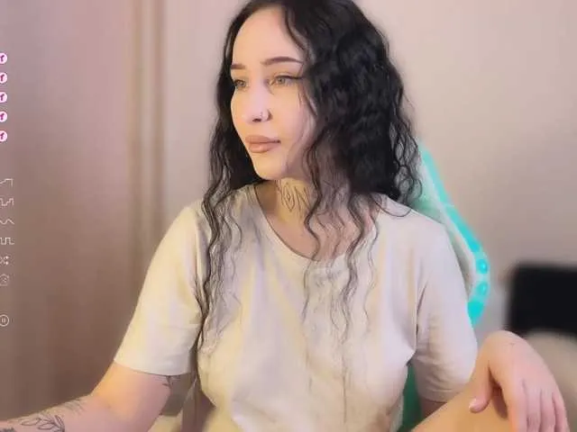 UKRaunchyRobyn – webcam model profile photo Image 5