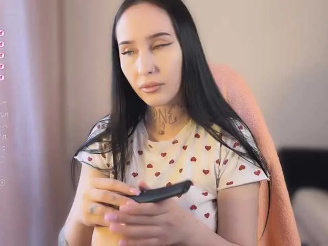 UKRaunchyRobyn – webcam model profile photo Image 8