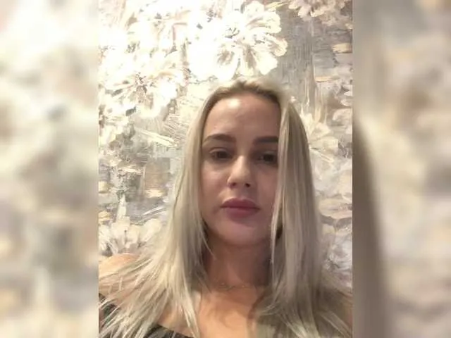 ChelseaBlondeUK – webcam model profile photo Image 3