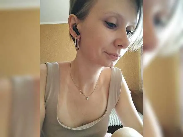 SusyBlair – webcam model profile photo Image 12