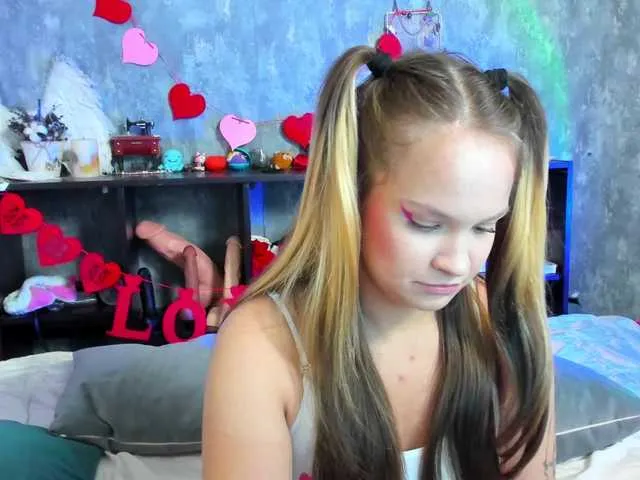 BlondeScarlettx – webcam model profile photo Image 14