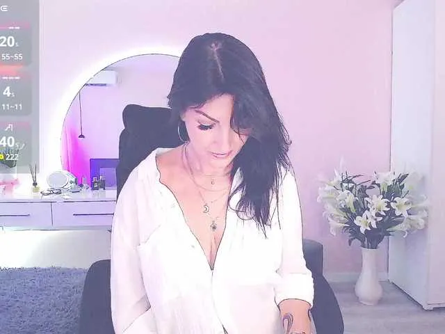 British_EmJess – webcam model profile photo Image 11