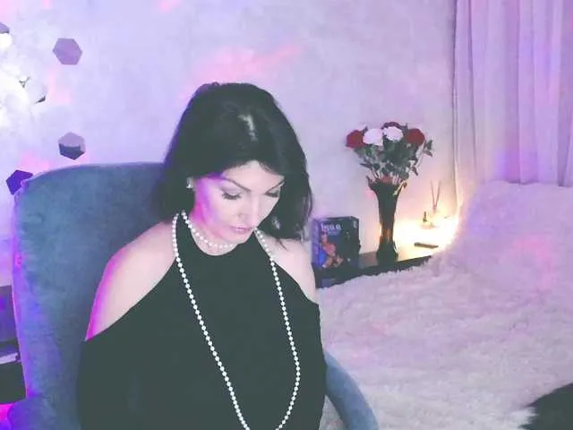 British_EmJess – webcam model profile photo Image 7