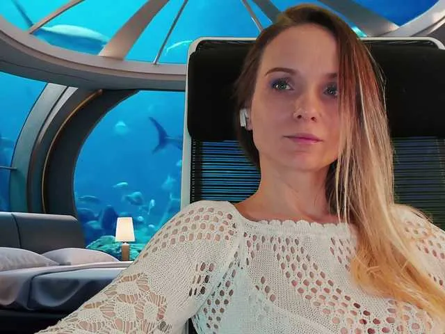 purple-love – webcam model profile photo