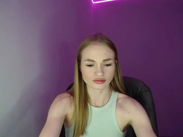 HEYBANANA – webcam model profile photo Image 4