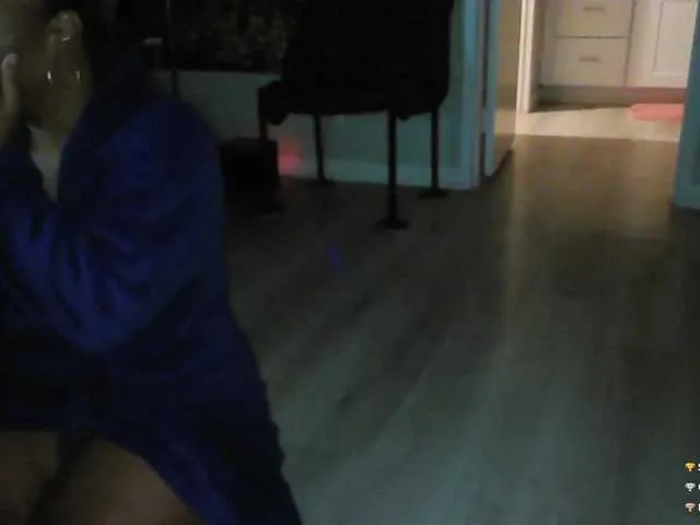 AureliyXXX – webcam model profile photo Image 14