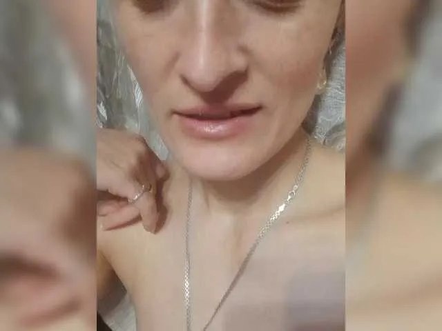 MissSoffiMorel – webcam model profile photo Image 4